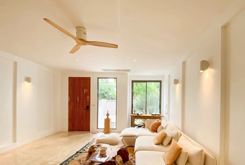 4-BR Townhouse, Bangkok, Phra Kanong Nua, Watthana, Bangkok, 4 Bedrooms, 320 sqm, Townhouse For Sale, by Pasupit Ditbanjong, 500320439 - DDproperty.com