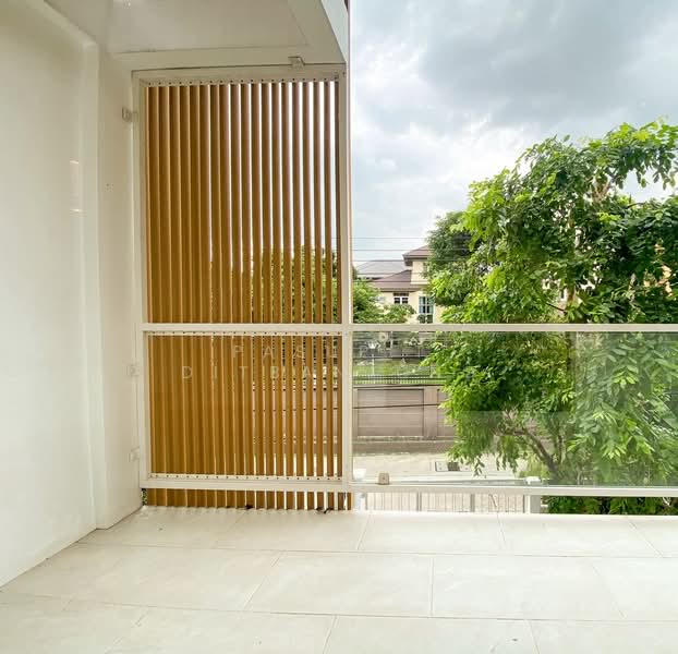 4-BR Townhouse, Bangkok, Phra Kanong Nua, Watthana, Bangkok, 4 Bedrooms, 320 sqm, Townhouse For Sale, by Pasupit Ditbanjong, 500320439 - DDproperty.com