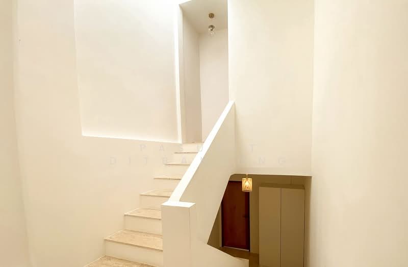 4-BR Townhouse, Bangkok, Phra Kanong Nua, Watthana, Bangkok, 4 Bedrooms, 320 sqm, Townhouse For Sale, by Pasupit Ditbanjong, 500320439 - DDproperty.com