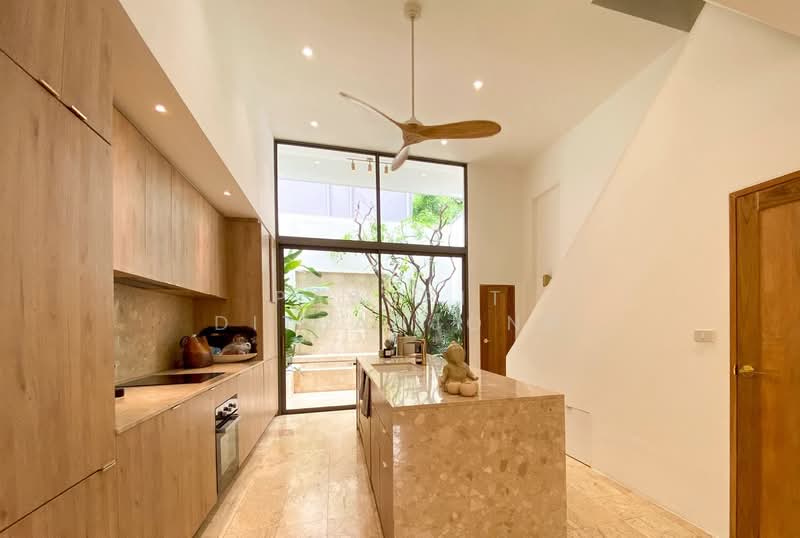 4-BR Townhouse, Bangkok, Phra Kanong Nua, Watthana, Bangkok, 4 Bedrooms, 320 sqm, Townhouse For Sale, by Pasupit Ditbanjong, 500320439 - DDproperty.com