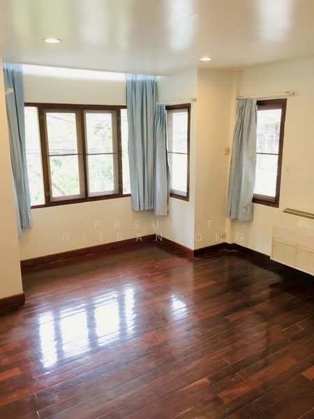 2-BR House, Bangkok, Lumphini, Pathum Wan, Bangkok, 2 Bedrooms, 233 sqm, Single Detached House For Rent, by Pasupit Ditbanjong, 500320450 - DDproperty.com