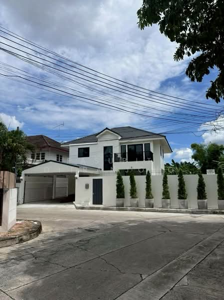 4-BR House, Bangkok, Khlong Tan Nua, Watthana, Bangkok, 4 Bedrooms, 300 sqm, Single Detached House For Rent, by Pasupit Ditbanjong, 500320470 - DDproperty.com