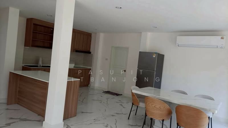 4-BR House, Bangkok, Khlong Tan Nua, Watthana, Bangkok, 4 Bedrooms, 300 sqm, Single Detached House For Rent, by Pasupit Ditbanjong, 500320470 - DDproperty.com