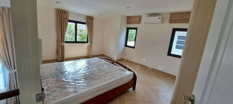 4-BR House, Bangkok, Khlong Tan Nua, Watthana, Bangkok, 4 Bedrooms, 300 sqm, Single Detached House For Rent, by Pasupit Ditbanjong, 500320470 - DDproperty.com