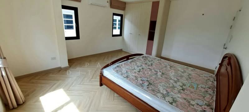 4-BR House, Bangkok, Khlong Tan Nua, Watthana, Bangkok, 4 Bedrooms, 300 sqm, Single Detached House For Rent, by Pasupit Ditbanjong, 500320470 - DDproperty.com