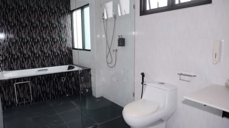 6-BR House, Bangkok, Bang Chak, Phra Khanong, Bangkok, 6 Bedrooms, 230 sqm, Single Detached House For Rent, by Pasupit Ditbanjong, 500320581 - DDproperty.com