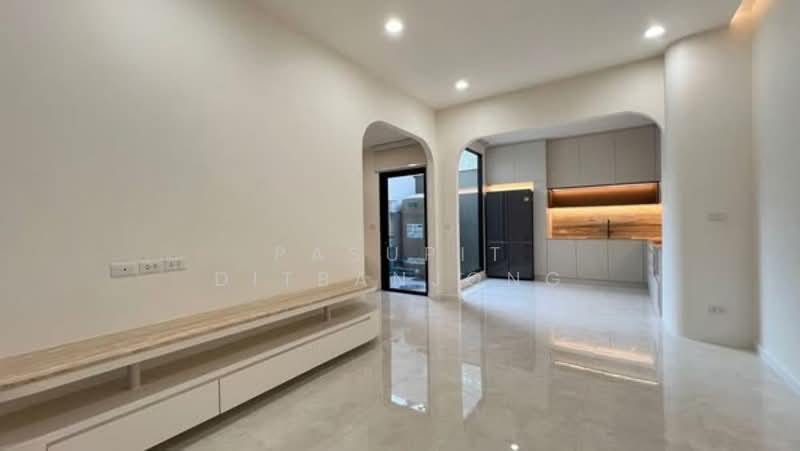 Demi Sathu 49, Bangkok, Sathupradit 49 Bang Pong pang, Bang Pong Pang, Yan Nawa, Bangkok, 3 Bedrooms, 212 sqm, Townhouse For Sale, by Pasupit Ditbanjong, 500320626 - DDproperty.com