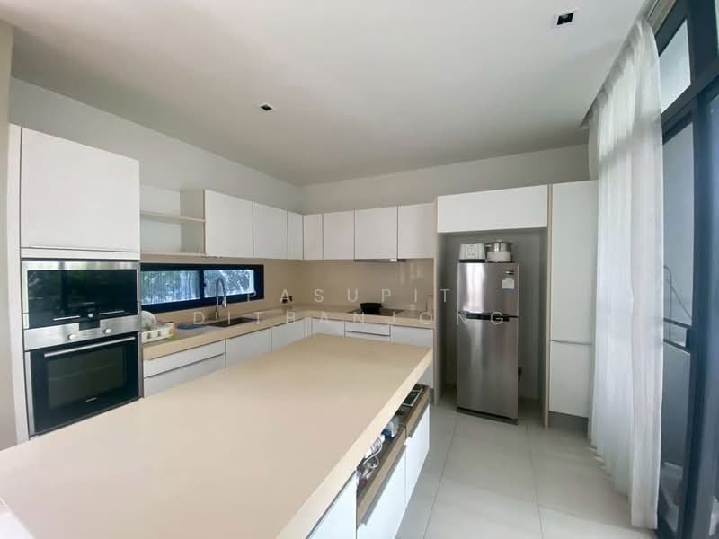 Parc Priva, Bangkok, Thiam Ruammit Road, Huai Khwang, Bangkok, 4 Bedrooms, 296 sqm, Single Detached House For Sale, by Pasupit Ditbanjong, 500320629 - DDproperty.com