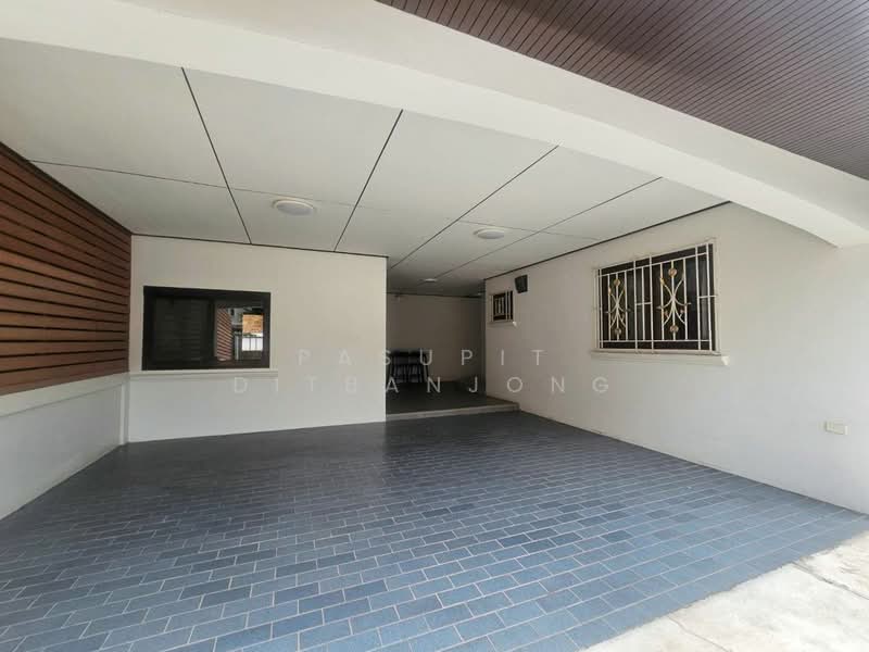 4-BR Semi-detached House, Bangkok, Samsen Nai, Phaya Thai, Bangkok, 4 Bedrooms, 310 sqm, Semi-Detached House (Twin House) For Sale, by Pasupit Ditbanjong, 500320643 - DDproperty.com