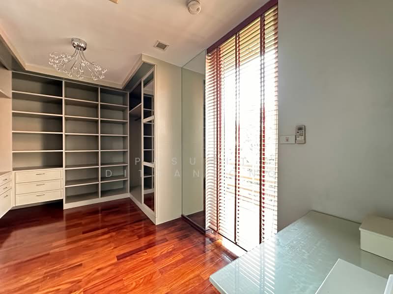 The Lofts Sathorn, Bangkok, 76 Soi Meksawat, Chong Nonsi, Yan Nawa, Bangkok, 3 Bedrooms, 390 sqm, Townhouse For Rent, by Pasupit Ditbanjong, 500320660 - DDproperty.com