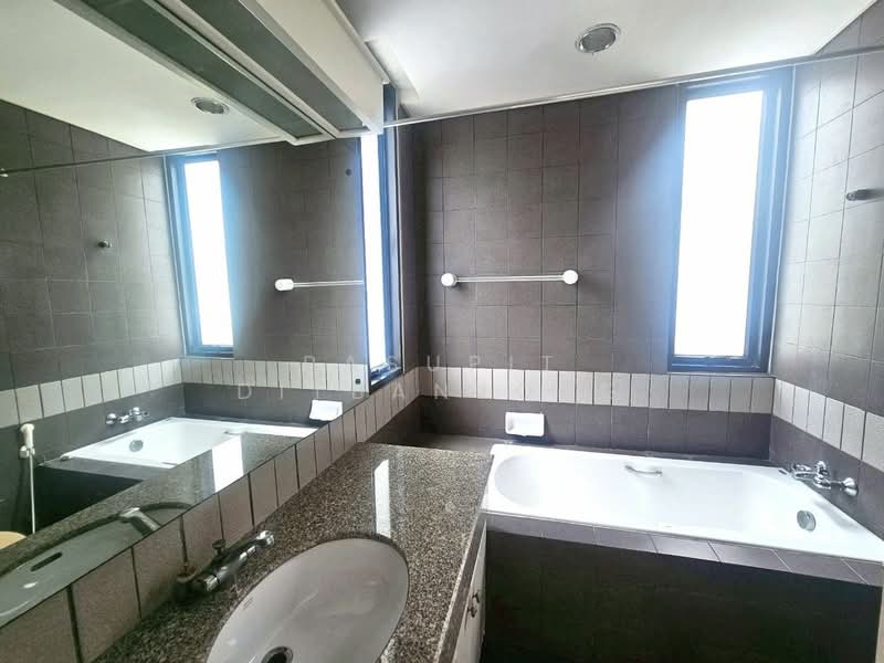 4-BR Townhouse, Bangkok, Samsen Nai, Phaya Thai, Bangkok, 4 Bedrooms, 695 sqm, Townhouse For Sale, by Pasupit Ditbanjong, 500320666 - DDproperty.com