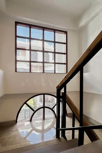 5-BR Townhouse, Bangkok, Khlong Tan Nua, Watthana, Bangkok, 5 Bedrooms, 600 sqm, Townhouse For Rent, by Pasupit Ditbanjong, 500320677 - DDproperty.com