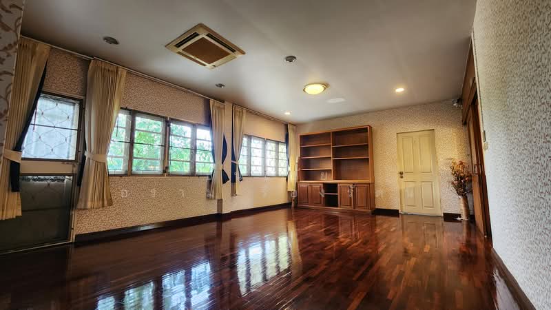 Perfect Place Ramkhamhaeng 164 : เพอร์เฟค เพลส รามคำแหง 164, กรุงเทพ, ซอยรามคำแหง 164, สะพานสูง, กรุงเทพ, 480 ตร.ม., บ้านเดี่ยว ให้เช่า, โดย ธนะชัย อร่ามเรืองรัตน์, 500320705 - 6) ห้องไม้ + Bookshelf ห้องอเนกประสงค์พร - DDproperty.com