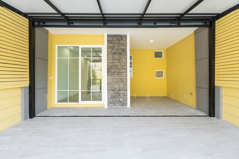 Golden Town 2 Onnut-Pattanakarn, Bangkok, 189 Soi On Nut 65 Yaek 14, Prawet, Bangkok, 3 Bedrooms, 76 sqm, Townhouse For Sale, by Tharnavee Tharnasetthadakul, 500320737 - DDproperty.com