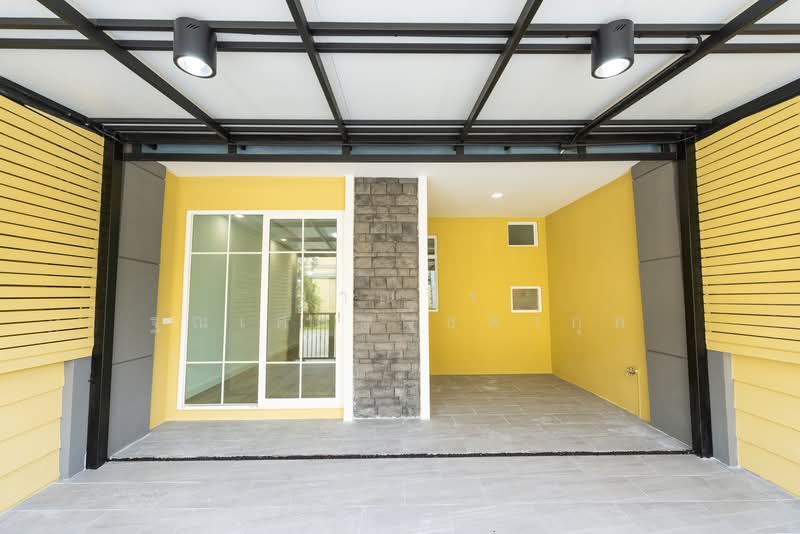Golden Town 2 Onnut-Pattanakarn, Bangkok, 189 Soi On Nut 65 Yaek 14, Prawet, Bangkok, 3 Bedrooms, 76 sqm, Townhouse For Sale, by Tharnavee Tharnasetthadakul, 500320737 - DDproperty.com