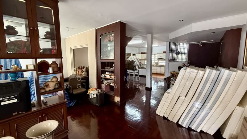หมู่บ้านพระปิ่น 1 ทาวน์เฮ้าส์ 3 ชั้น 95ตรว. บรมราชชนนี 4 ปิ่นเกล้า, Bangkok, บรมราชชนนี, Bang Bamru, Bang Phlat, Bangkok, 6 Bedrooms, 658 sqm, Townhouse For Sale, by Charndol Saengchansivadol, 500320991 - DDproperty.com