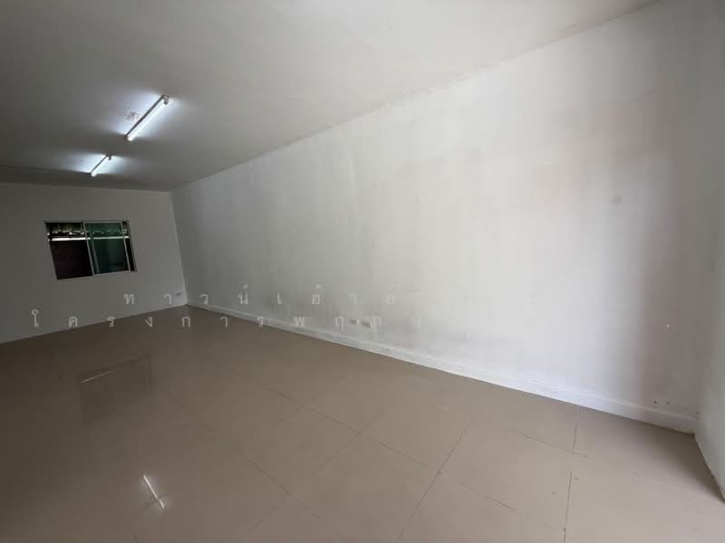 For Sale 2-Storey Townhouse at Pruksa Ville 30 Onnut-Suvarnabhumi, Samut Prakan, Rachathewa, Bang Plee, Samut Prakan, 3 Bedrooms, 102 sqm, Townhouse For Sale, by คุณลี, 500321014 - DDproperty.com