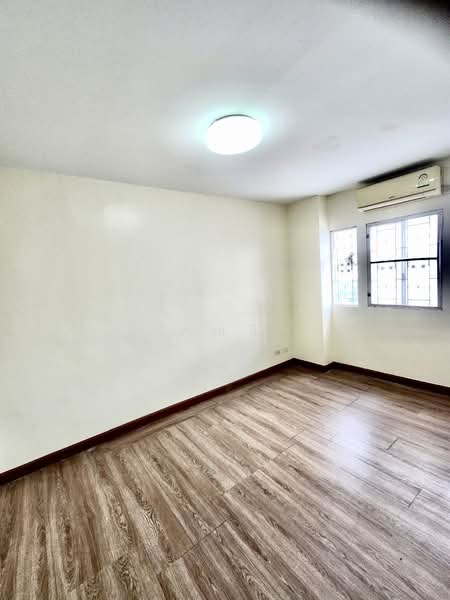 For Sale 2-Storey Townhouse at Pruksa Ville 30 Onnut-Suvarnabhumi, Samut Prakan, Rachathewa, Bang Plee, Samut Prakan, 3 Bedrooms, 102 sqm, Townhouse For Sale, by คุณลี, 500321014 - DDproperty.com