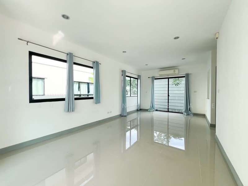 Pleno Suksawat, Bangkok, Pracha Uthit Road (Soi Pracha Uthit 60), Thung Khru, Bangkok, 3 Bedrooms, 125 sqm, Semi-Detached House (Twin House) For Sale, by Haus Living Estate, 500321016 - DDproperty.com