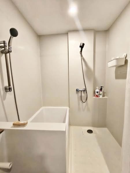 Blossom Condo @ Sathorn-Charoenrat : บลอสซั่ม คอนโด สาทร-เจริญราษฎร์, กรุงเทพ, ถนนเจริญราษฎร์, ทุ่งวัดดอน, สาทร, กรุงเทพ, 62 ตร.ม., คอนโด ให้เช่า, โดย Sivana Estate, 500321047 - DDproperty.com