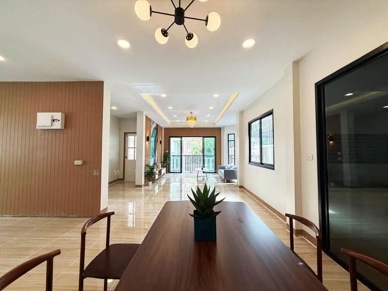 Wararom Phetkasem 81 (Bangbon 5), Bangkok, Bang Bon 5 Road, Bang Bon, Bangkok, 4 Bedrooms, 200 sqm, Single Detached House For Sale, by พเนตร มหามิตรานนท์, 500321050 - DDproperty.com