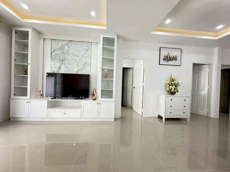3-BR House, Chon Buri (Pattaya), Nong Pru, Bang Lamung (Pattaya), Chon Buri (Pattaya), 3 Bedrooms, 204 sqm, Single Detached House For Rent, by Patchara Srisak, 500321104 - DDproperty.com