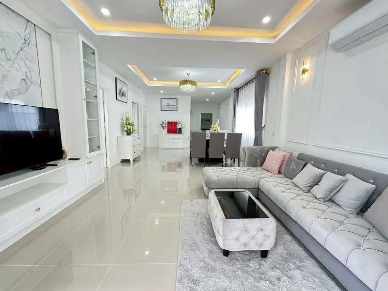 3-BR House, Chon Buri (Pattaya), Nong Pru, Bang Lamung (Pattaya), Chon Buri (Pattaya), 3 Bedrooms, 204 sqm, Single Detached House For Rent, by Patchara Srisak, 500321104 - DDproperty.com