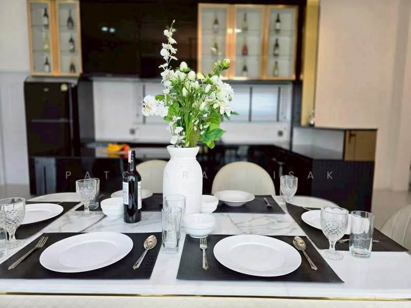 3-BR House, Chon Buri (Pattaya), Nong Pru, Bang Lamung (Pattaya), Chon Buri (Pattaya), 3 Bedrooms, 302 sqm, Single Detached House For Rent, by Patchara Srisak, 500321118 - DDproperty.com