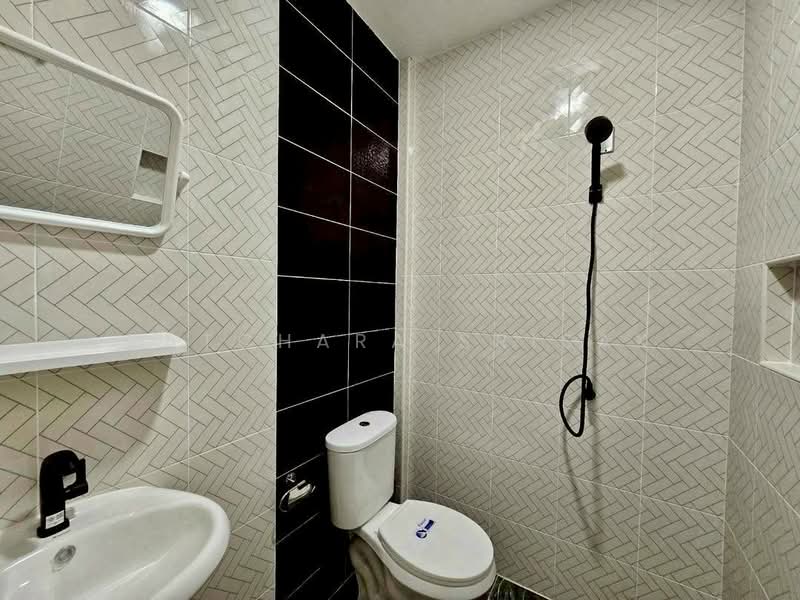 3-BR Townhouse, Chon Buri (Pattaya), Nong Pru, Bang Lamung (Pattaya), Chon Buri (Pattaya), 3 Bedrooms, 204 sqm, Townhouse For Rent, by Patchara Srisak, 500321122 - DDproperty.com