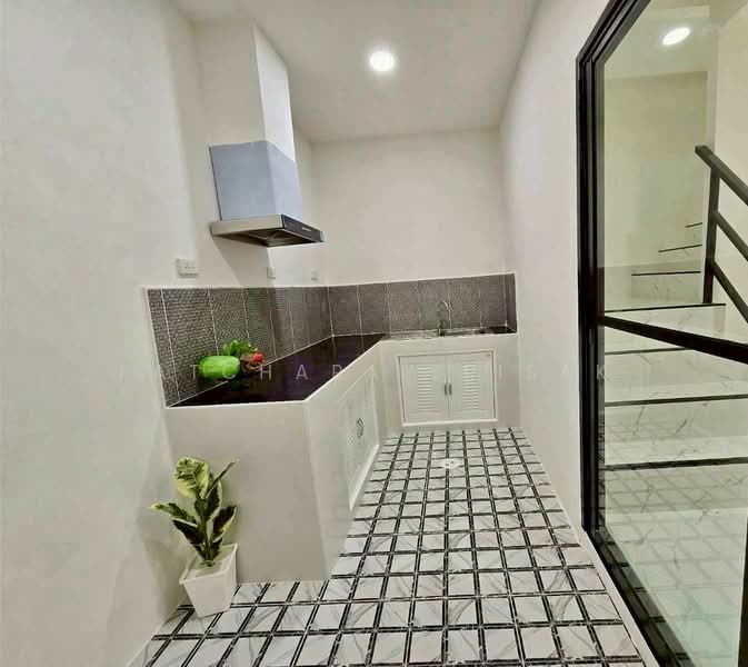 3-BR Townhouse, Chon Buri (Pattaya), Nong Pru, Bang Lamung (Pattaya), Chon Buri (Pattaya), 3 Bedrooms, 204 sqm, Townhouse For Rent, by Patchara Srisak, 500321122 - DDproperty.com