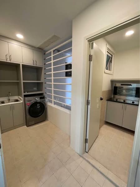The Empire Place, Bangkok, 88 Narathiwatratchanakharin Road, Thung Maha Mek, Sathon, Bangkok, 3 Bedrooms, 183 sqm, Condo For Rent, by Sawitree Simmalee, 500321133 - DDproperty.com