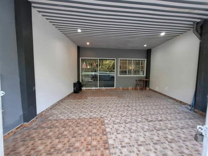 undefined, Chon Buri (Pattaya), Nong Pru, Bang Lamung (Pattaya), Chon Buri (Pattaya), 4 Bedrooms, 200 sqm, Townhouse For Rent, by Patchara Srisak, 500321142 - DDproperty.com