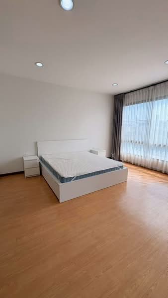 3-story townhome, Soi Punnavithi 31, Bangkok, , Bang Chak, Phra Khanong, Bangkok, 4 Bedrooms, 230 sqm, Townhouse For Rent, by Connex Property, 500321180 - DDproperty.com