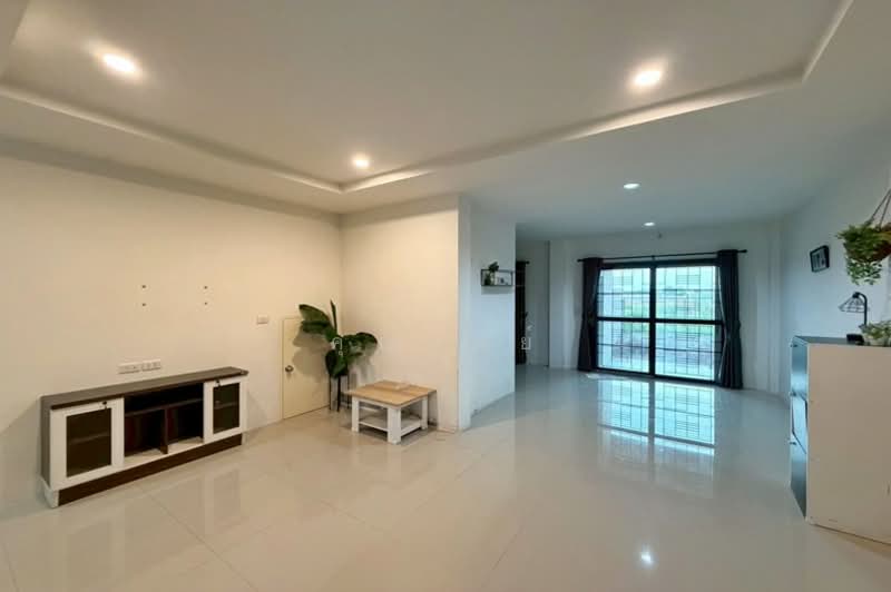 บ้านราชพฤกษ์ สุวรรณภูมิ-ลาดกระบัง : Ratchaphruek Suvarnabhumi-Ladkrabang Village, กรุงเทพ, 397/183 ถ.ฉลองกรุง, ลำปลาทิว, ลาดกระบัง, กรุงเทพ, 150 ตร.ม., ทาวน์เฮ้าส์ ขาย, โดย คุณเมย์, 500321192 - DDproperty.com