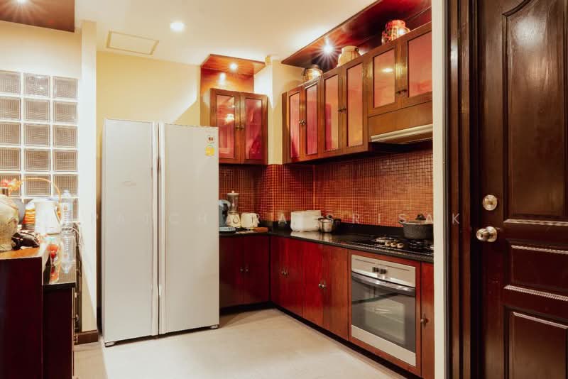 Phutara Estate, Chon Buri (Pattaya), 99 Pattanakarn Road, Nong Pru, Bang Lamung (Pattaya), Chon Buri (Pattaya), 5 Bedrooms, 450 sqm, Villa For Rent, by Patchara Srisak, 500321411 - DDproperty.com