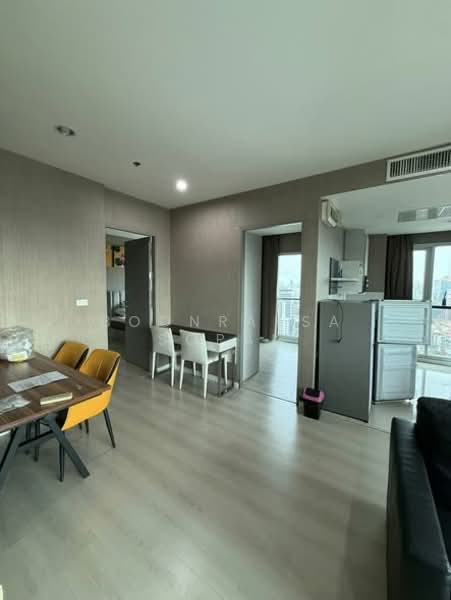 Life Ratchadapisek, Bangkok, 279 Ratchadapisaek Road, Huai Khwang, Bangkok, 2 Bedrooms, 65 sqm, Condo For Rent, by Boonraksa Sopak, 500321578 - DDproperty.com