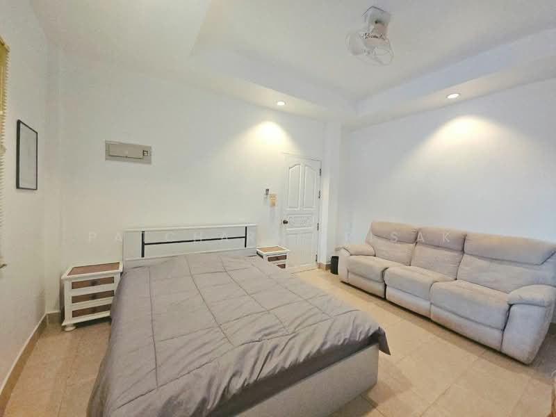 4-BR House, Chon Buri (Pattaya), Nong Pru, Bang Lamung (Pattaya), Chon Buri (Pattaya), 4 Bedrooms, 382 sqm, Single Detached House For Rent, by Patchara Srisak, 500321582 - DDproperty.com
