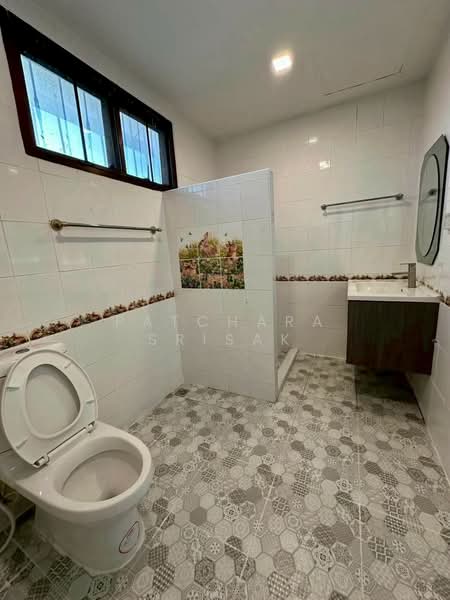 undefined, Chon Buri (Pattaya), Sattahip, Chon Buri (Pattaya), 5 Bedrooms, 440 sqm, Single Detached House For Rent, by Patchara Srisak, 500321636 - DDproperty.com
