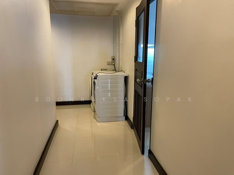 Charoenjai Place, Bangkok, 40 Soi Pridi Banomyong 31, Khlong Tan Nua, Watthana, Bangkok, 4 Bedrooms, 227 sqm, Apartment For Rent, by Boonraksa Sopak, 500321680 - DDproperty.com