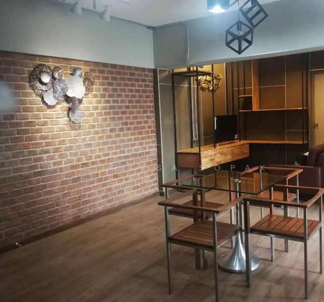 Pathumwan Place condominium, Bangkok, 1 Rama 1, Wang Mai, Pathum Wan, Bangkok, 3 Bedrooms, 90 sqm, Condo For Rent, by Boonraksa Sopak, 500321717 - DDproperty.com