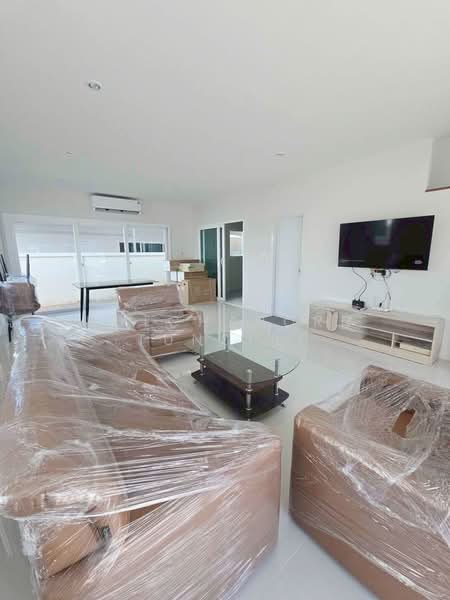 บ้านให้เช่า – ใกล้แม่ริมพลาซ่า เพียง 5 นาที ค่าเช่า 35,000 บาท / เดือน รหัสทรัพย์ : No.10H240, Chiang Mai, Mae Sa, Mae Rim, Chiang Mai, 3 Bedrooms, 149 sqm, Single Detached House For Rent, by Rutchaporn Tunsiri, 500321718 - DDproperty.com