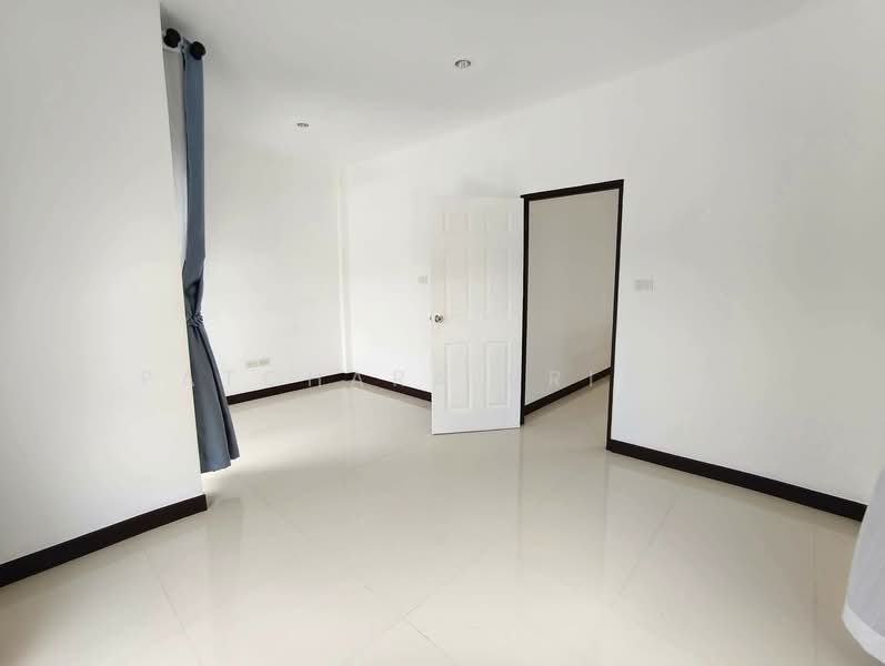Ponthep Garden Ville 5, Chon Buri (Pattaya), Public Works Road No. Chb. 2039, Nong Pru, Bang Lamung (Pattaya), Chon Buri (Pattaya), 3 Bedrooms, 204 sqm, Single Detached House For Sale, by Patchara Srisak, 500321722 - DDproperty.com