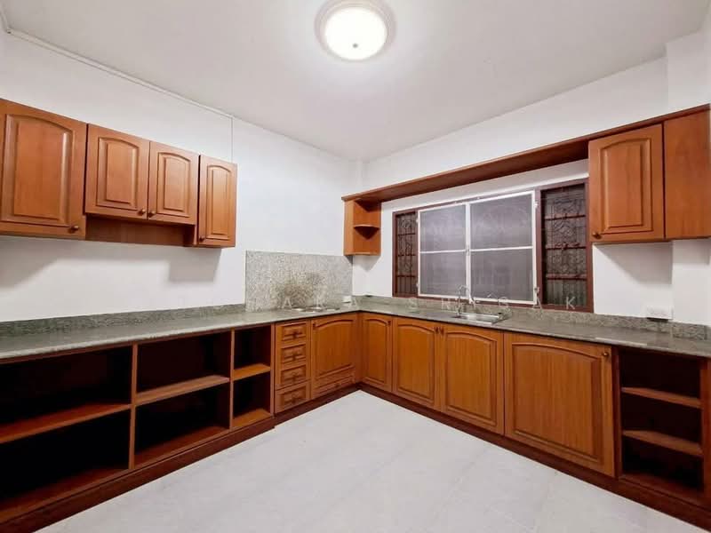 3-BR House, Chon Buri (Pattaya), Nong Pru, Bang Lamung (Pattaya), Chon Buri (Pattaya), 3 Bedrooms, 263 sqm, Single Detached House For Rent, by Patchara Srisak, 500321793 - DDproperty.com