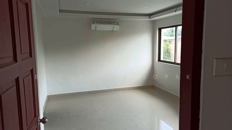 undefined, Bangkok, Khlong Tan Nua, Watthana, Bangkok, 3 Bedrooms, 250 sqm, Townhouse For Rent, by Boonraksa Sopak, 500321816 - DDproperty.com