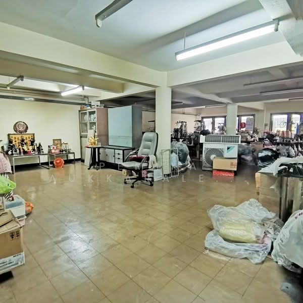 3-BR Townhouse, Bangkok, Ban Chang Lo, Bangkok Noi, Bangkok, 3 Bedrooms, 870 sqm, Townhouse For Sale, by Pemika Aukkaraleekul, 500321853 - DDproperty.com