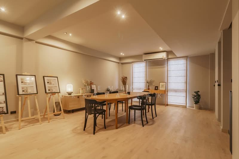 2-BR Townhouse, Bangkok, Phra Kanong Nua, Watthana, Bangkok, 2 Bedrooms, 325 sqm, Townhouse For Sale, by Pemika Aukkaraleekul, 500321861 - DDproperty.com