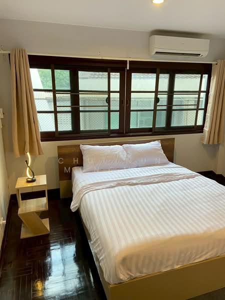 For Rent: 4-Story Townhouse in Ekkamai 6 Beds, Fully Furnished, Bangkok, Phra Kanong Nua, Watthana, Bangkok, , 450 sqm, Retail Space For Rent, by Chutinun Mungmai, 500321866 - DDproperty.com