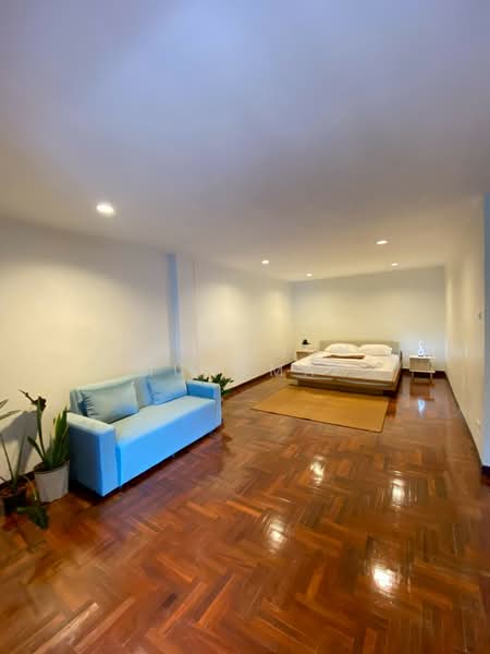 For Rent: 4-Story Townhouse in Ekkamai 6 Beds, Fully Furnished, Bangkok, Phra Kanong Nua, Watthana, Bangkok, , 450 sqm, Retail Space For Rent, by Chutinun Mungmai, 500321866 - DDproperty.com