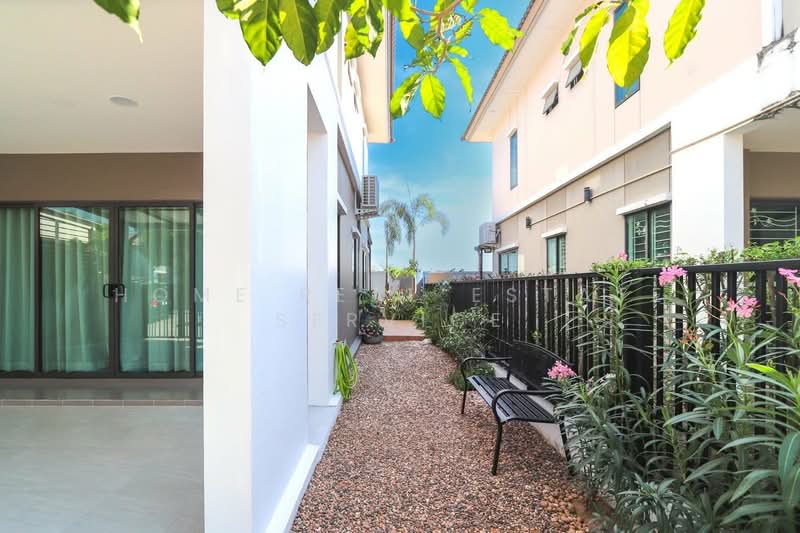 Pruksa Ville 71/2 Laem Chabang-Bang Lamung, Chon Buri (Pattaya), Soi Bang Lamung 3, Bang Lamung, Bang Lamung (Pattaya), Chon Buri (Pattaya), 3 Bedrooms, 180 sqm, Single Detached House For Sale, by HOME Real Estate Service, 500321888 - DDproperty.com