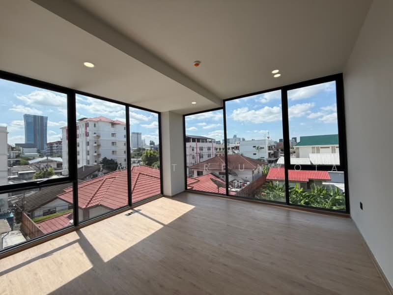 Aritier Penthouse at Ari, Bangkok, Soi Ari Samphan 7 Alley, Samsen Nai, Phaya Thai, Bangkok, 2 Bedrooms, 109 sqm, Condo For Sale, by Nattapat Reunyota, 500321894 - DDproperty.com